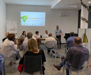 VM2021, convegno, in piedi Maurizio Lunetta (Consorzio Etna Doc), 0209